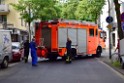 Einsatz BF Baum umgestuerzt Koeln Kalk Eythstr P24